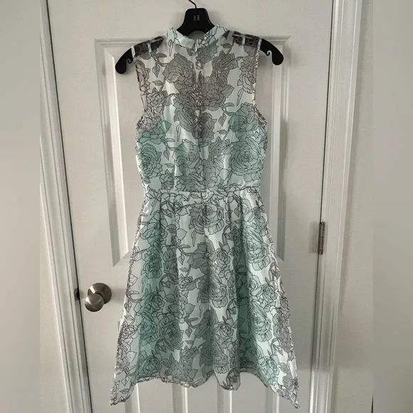 Floral Sleeveless Dress - Picture 2 of 5